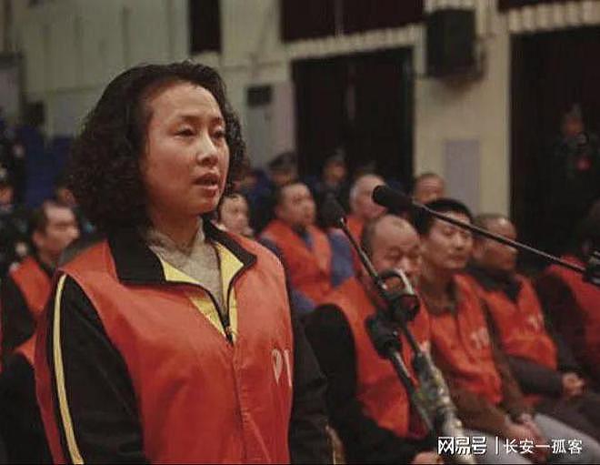 背靠高官后盾，她构建荒淫茶楼，祸害众多女孩，身价过亿却送了命 - 5