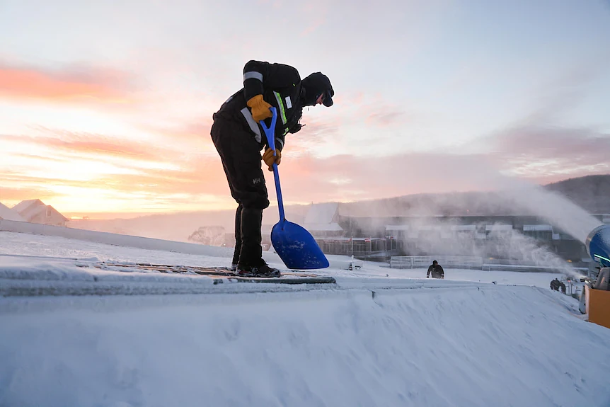 新州滑雪场遭遇史上最差开局！学校假期临近，当地商家焦急等待降雪降温（组图） - 3