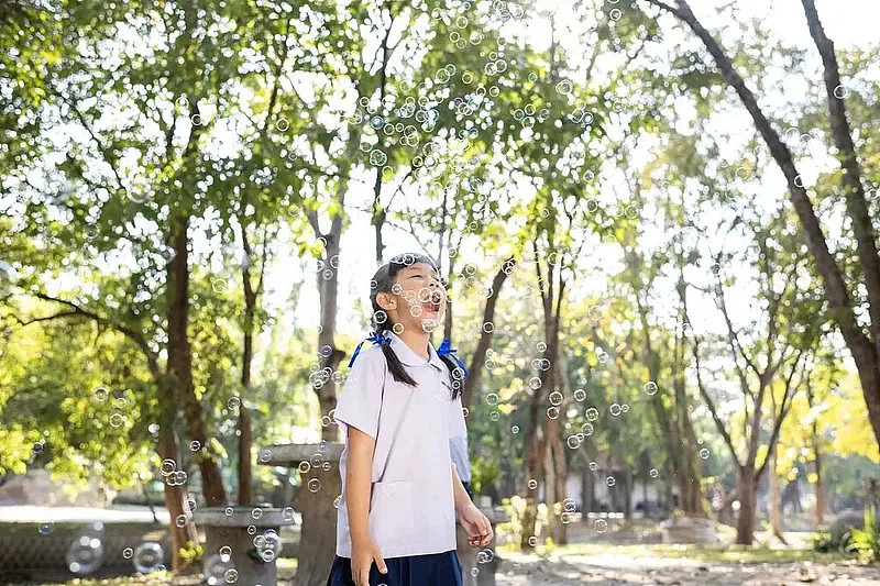 为摆脱高考去泰国上学的中国中产父母开始后悔了 - 1