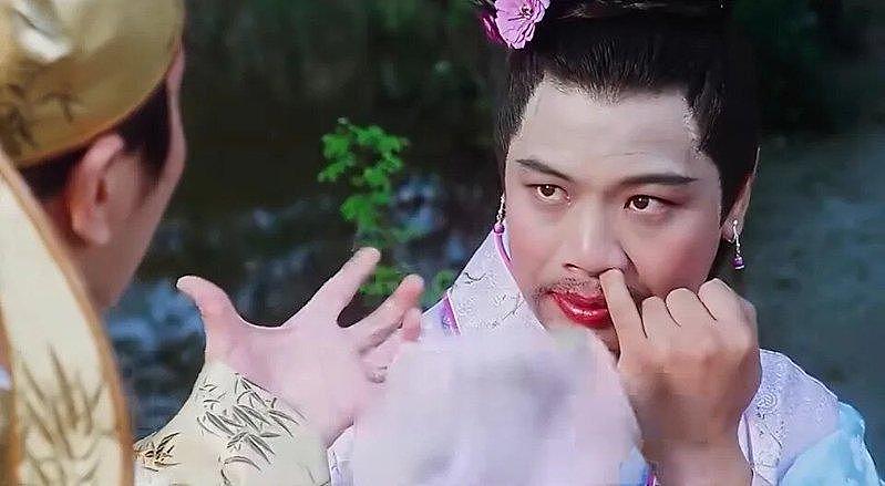 半瘫7年曾命危，星爷御用65岁“”如花”坐轮椅现身，近况曝光（组图） - 2