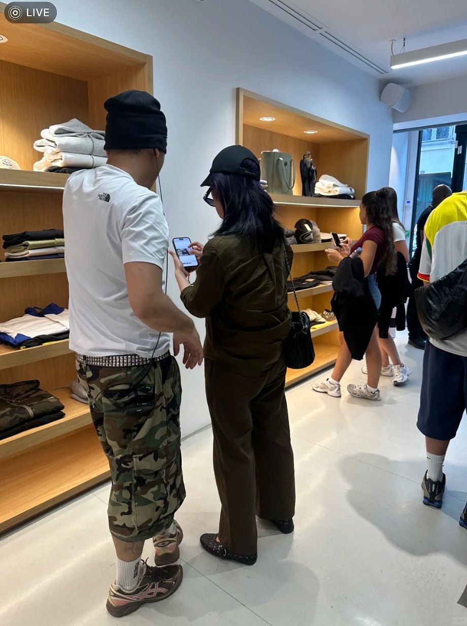 52岁乐坛天后被拍到巴黎扫货钟爱潮牌，内地狂做半年被指吸金千万（组图） - 6