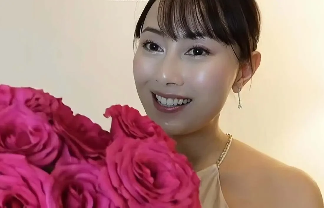 香港知名女星秀丰满身材险走光！真人和照片两个样（组图） - 7