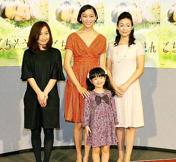 日本天才童星被称“第二个芦田爱菜”!19岁因一张自拍火出圈,网友:长成大美女了! - 5