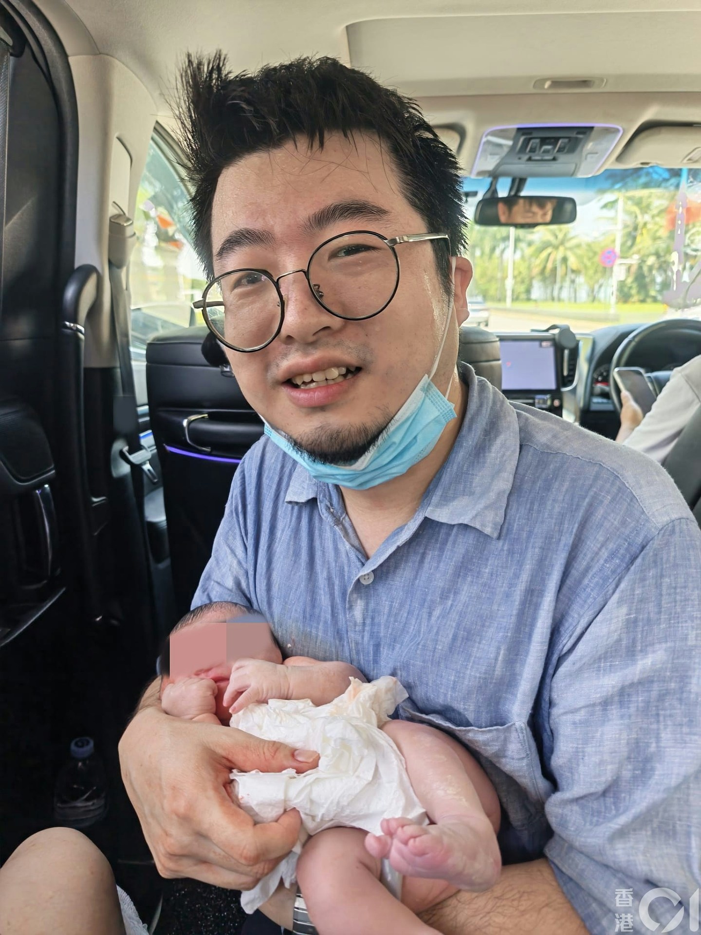 香港孕妇在深圳发动，丈夫在跨境车上亲手接生！所幸母女平安（组图） - 3