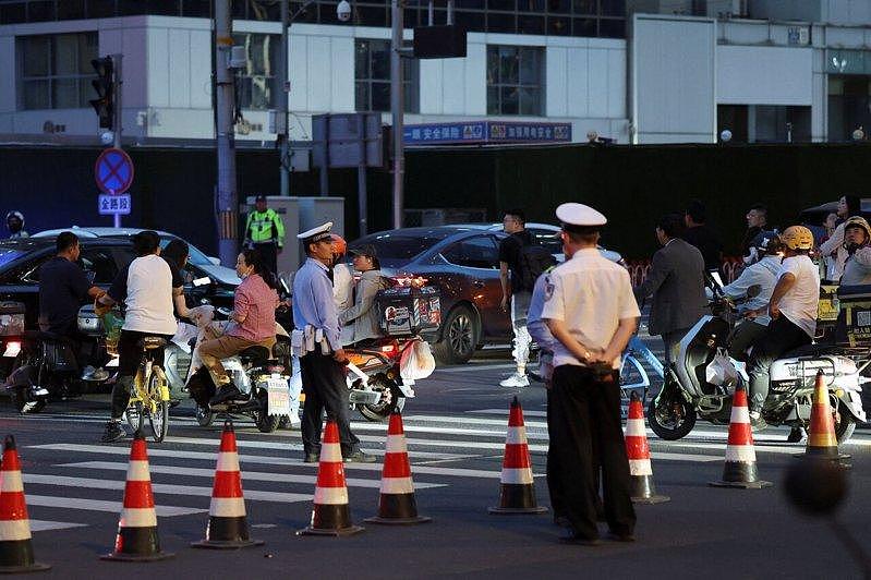 1个月内10连发,美驻华使馆预警赴中风险,北京:散布谎言 - 1