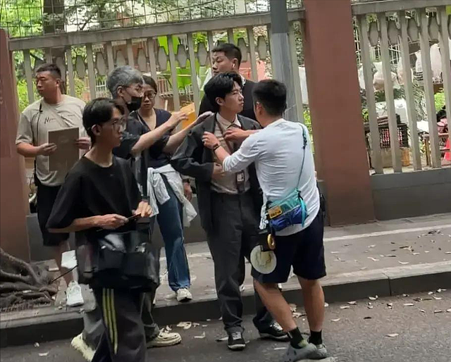 昔日风光不再！郭麒麟近况曝出，瘦到脱相，身形邋遢憔悴判若两人 - 4