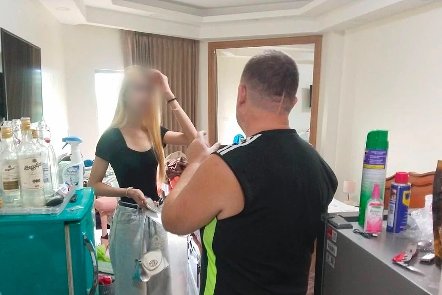 17岁泰国少女被澳男杀害并被藏尸旅行箱,死者家属:不要赔偿,只要凶手付出代价 - 10