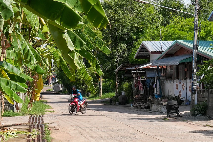 17岁泰国少女被澳男杀害并被藏尸旅行箱,死者家属:不要赔偿,只要凶手付出代价 - 14