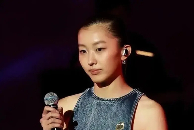 笑喷!网传陈奕迅1.8亿买豪宅给女儿当嫁妆,不料遭闺女当场拆台(组图) - 1