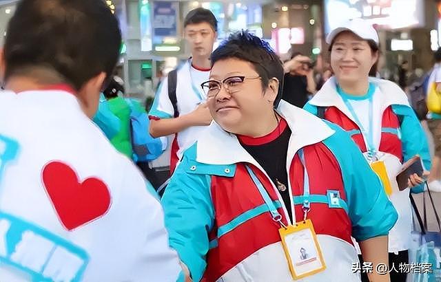 终于有人站出来！“公益圣人”韩红跌落神坛的真相，彻底被撕开！ - 20