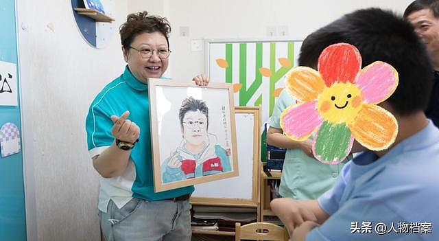 终于有人站出来！“公益圣人”韩红跌落神坛的真相，彻底被撕开！ - 21