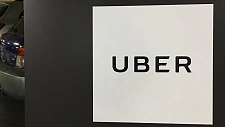 “我当时只想下车！”澳女遭Uber司机锁车勒索，不转账不让走