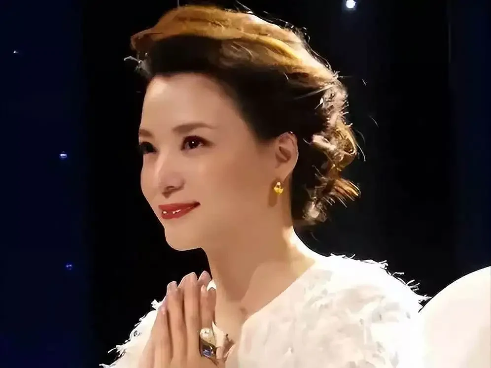 董卿淡出真相曝光!消失4年的她到底经历了什么 - 9
