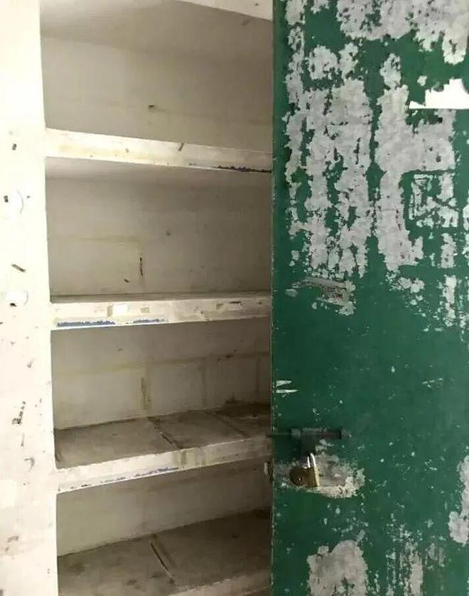 清华大学因“宿舍太差”冲上热搜!网友辣评:狗看了都摇头! - 14