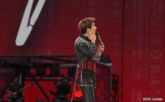 王力宏回应演唱会摔伤,脸部耳朵共缝39针,治疗照曝光疤痕明显 - 9