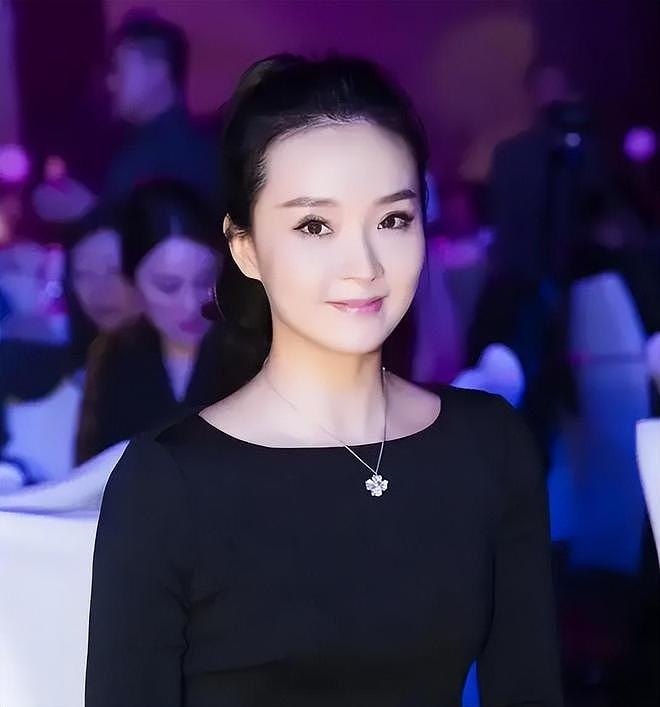 王艳熬出头了,婆婆去世、儿子转性、老公失联,终于能放手做自己(组图) - 17