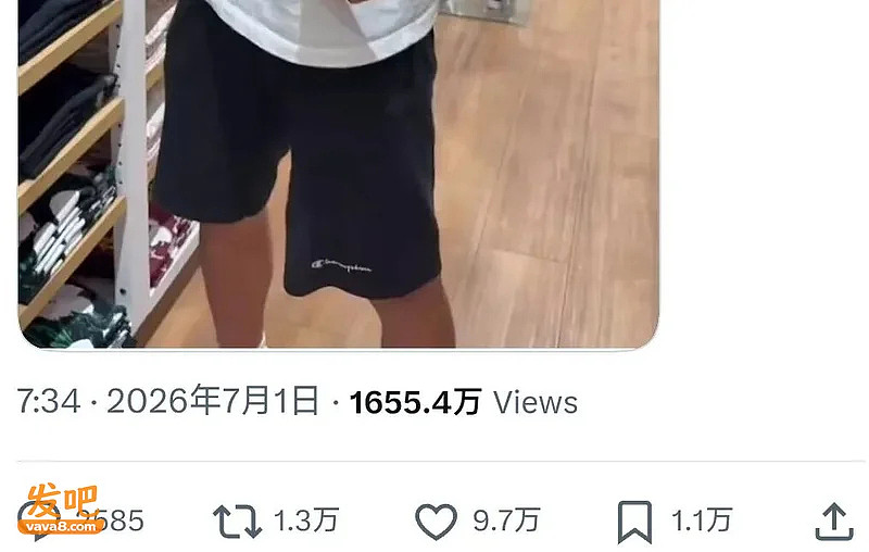 中国网红去优衣库脱光试穿:影片在日本被骂上热搜 - 3