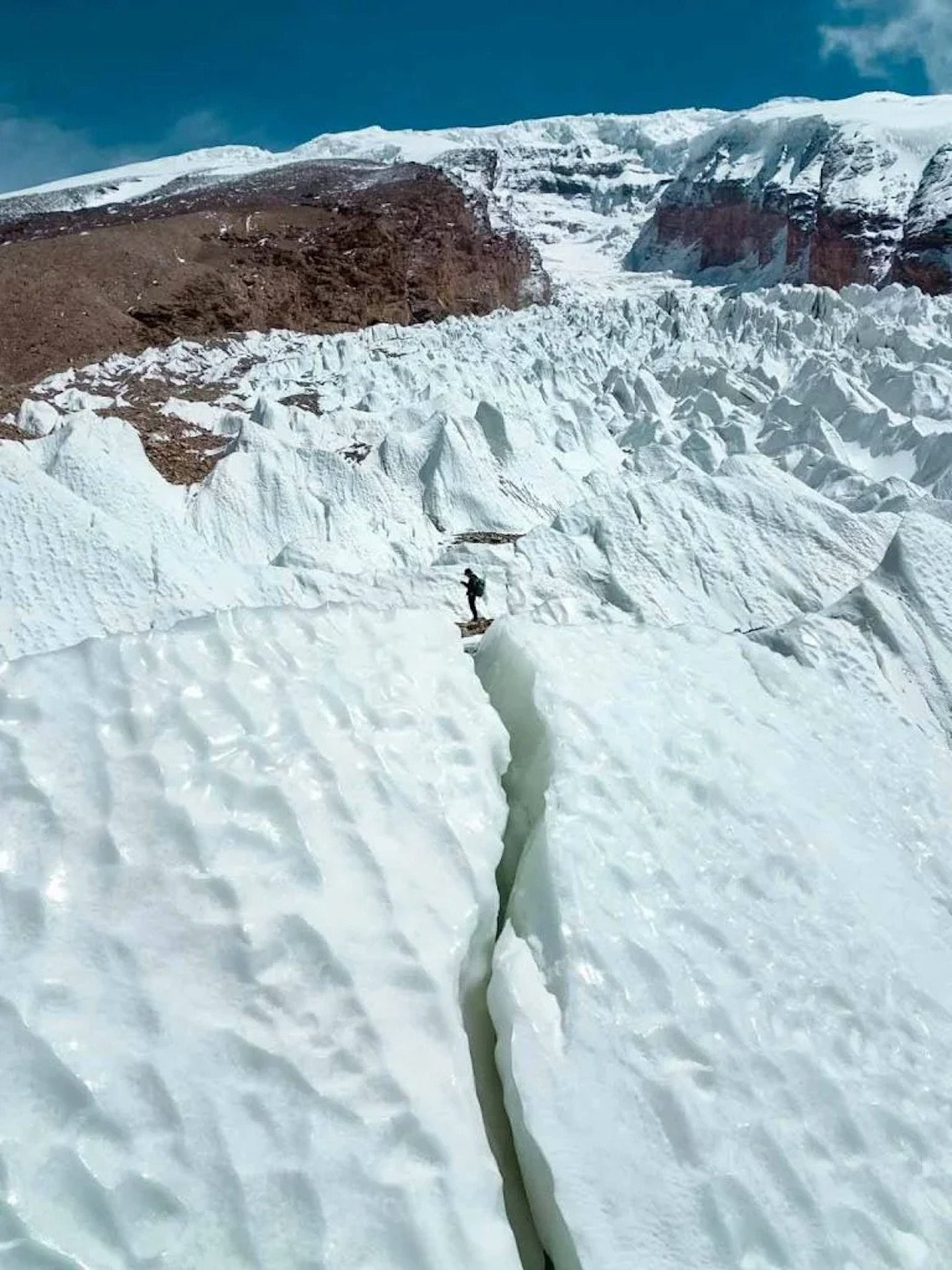 登山队在慕士塔格峰遭遇暴风雪,3人遇难1人失联(组图) - 4