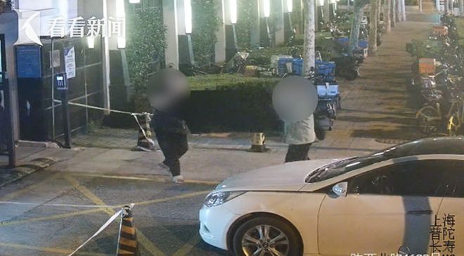 离了大谱！男子前脚打赏主播几十万，后脚偷邻居几百元旧电视！亲妈也崩溃：求国家“好好管管他”（组图） - 5