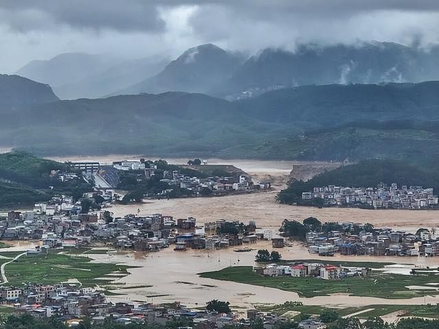 广西大雨炸出一堆“牛鬼神蛇”,捐款名单曝光,韩红热巴让人意外 - 2