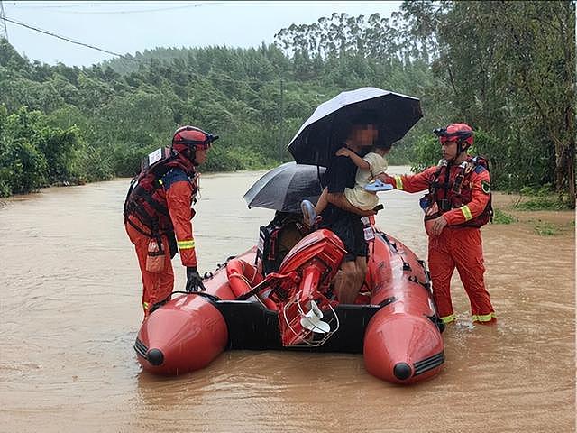 广西大雨炸出一堆“牛鬼神蛇”,捐款名单曝光,韩红热巴让人意外 - 13