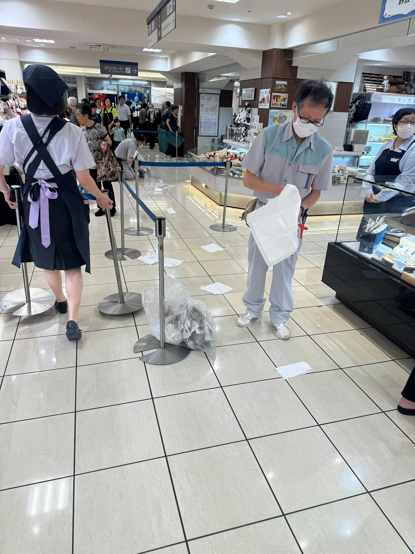 东京知名商场惊爆“生化袭击”!连续多日出现恶臭粪便,大量商家中招(组图) - 4