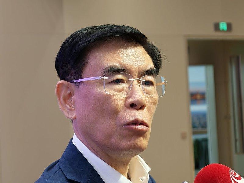 黄仁勋连“豆汁都喝了”，仍然唤不回中企的晶片订单（组图） - 2