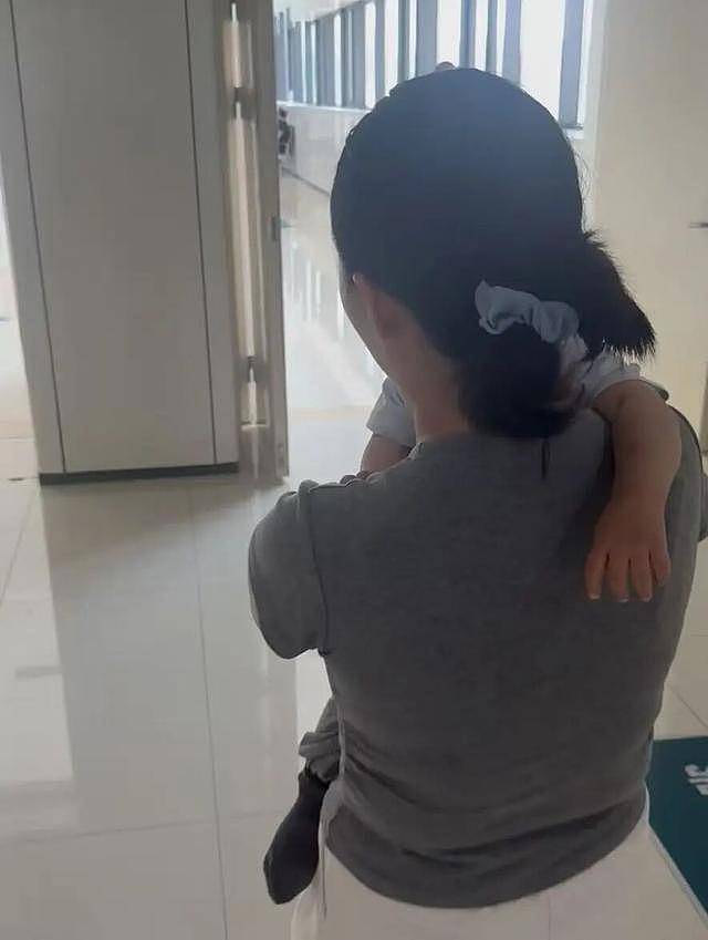 湖北男被从12楼家中吸走!整栋楼都被掏空 - 12