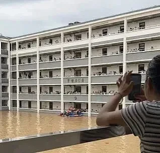 台风美莎克致广西严重内涝！12000名师生被困，“还有3000人等待救援”（组图） - 2