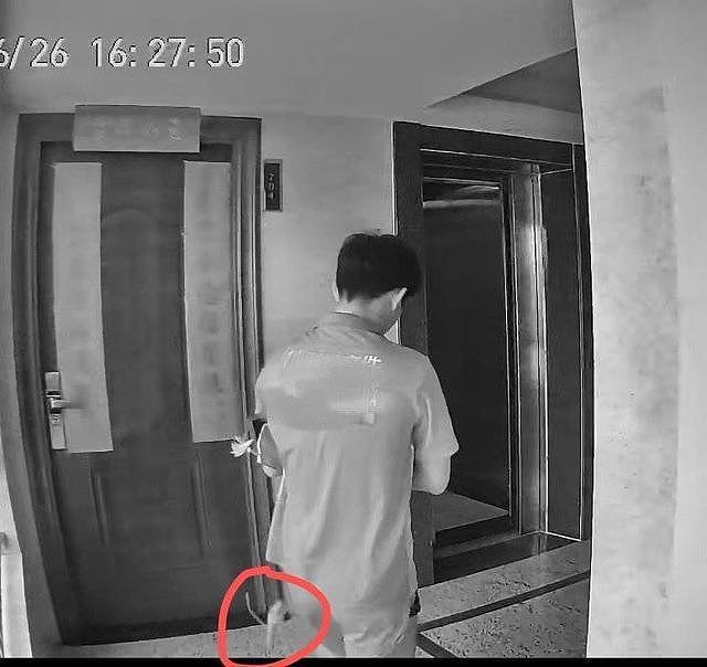 寄18.6万元翡翠手镯被摔裂!快递公司提出2.4万元赔付,未保价能否全额索赔? - 2