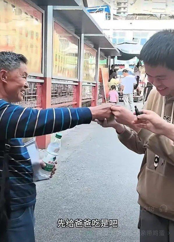 父带8颗蛋接考…湖南考生第一志愿选这校,婉拒外界捐款 - 1