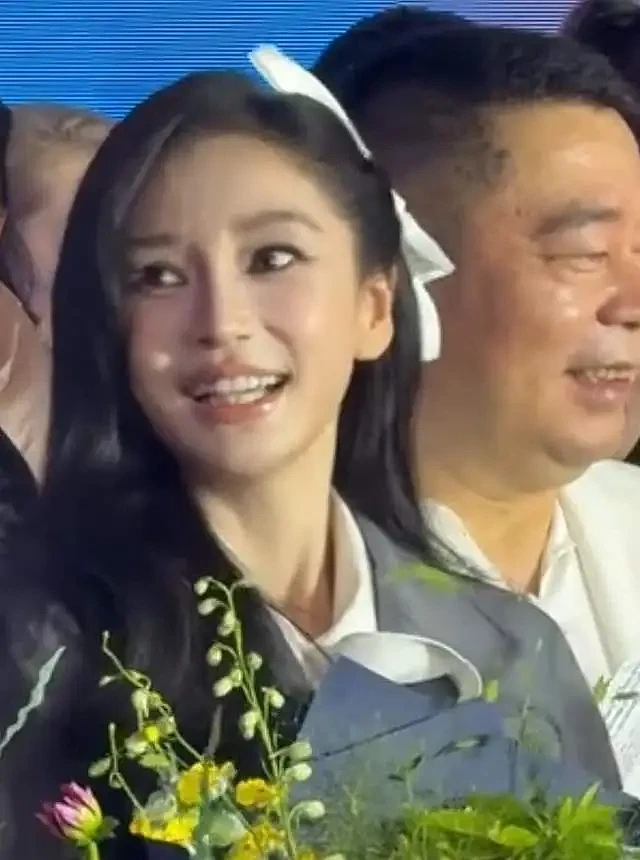 李小璐和Angelababy罕见同框，网友：各有各的美 - 4