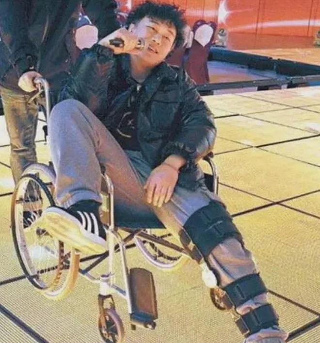 王力宏血染舞台缝39针！陈奕迅曾撞伤下体，这些演唱会事故太邪门 - 31