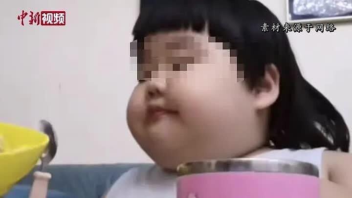 3岁女童被喂到70斤当摇钱树…央视曝光网红儿童行业乱象 - 1