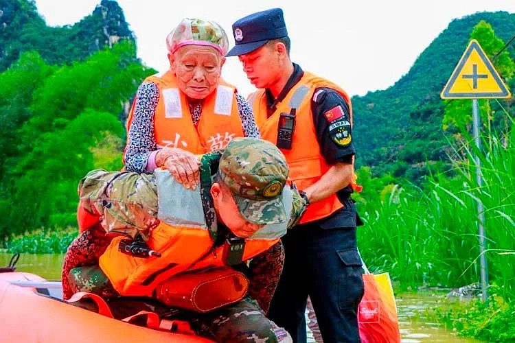 广西大雨捐款炸出一群
