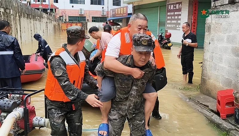 广西大雨捐款炸出一群