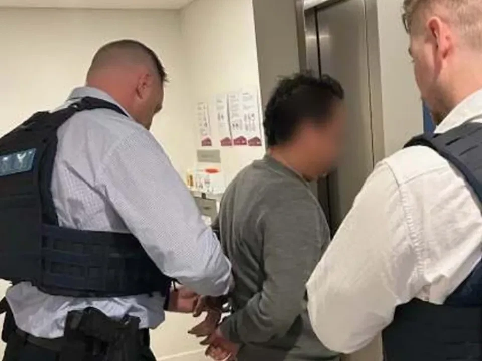 17岁印尼少女被诱骗来澳,每天被迫卖淫12小时!涉案男子获刑77个月(组图) - 2