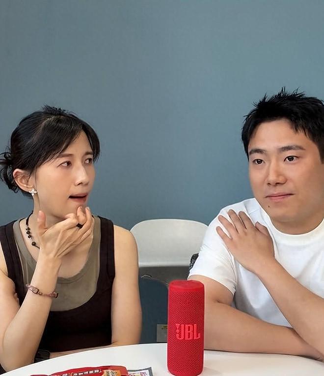 翻车了!这一次,离婚又复婚的梁靖崑,仅剩的“体面”被撕下 - 1