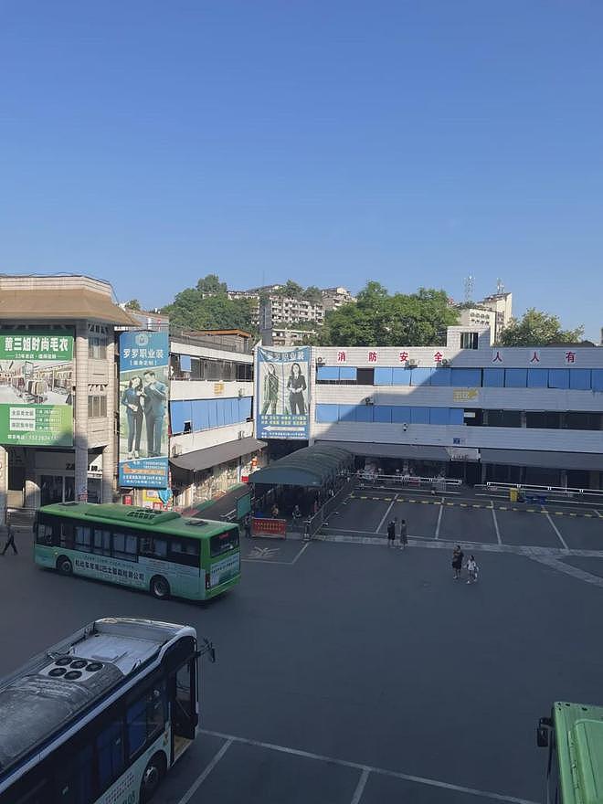 四川泸州“花坛白骨案”两名被告人当庭翻供（组图） - 6