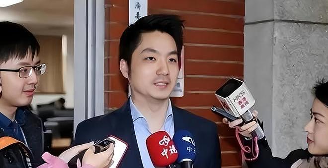 蒋万安被当面问懵:你连中国人都不认,凭啥张罗把两蒋灵柩迁回大陆? - 3