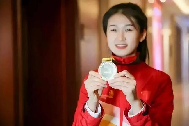 从工厂女工到世界冠军,中国00后女孩逆袭成人生赢家 - 6