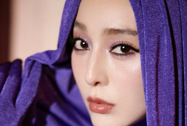 范冰冰与Cardi B巴黎时装周同框,网民神留言 - 2