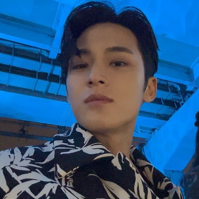 韩国男星来港引爆粉丝通宵排队！现场疑有人失禁，需喷雾除臭（组图） - 10