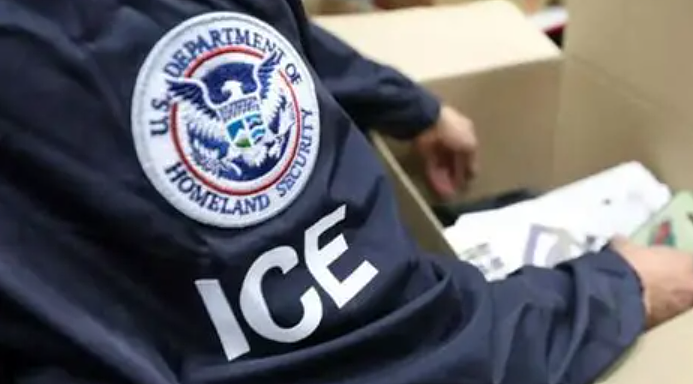 ICE大范围抓捕美公民的非移配偶,婚姻绿卡也难保(图) - 1