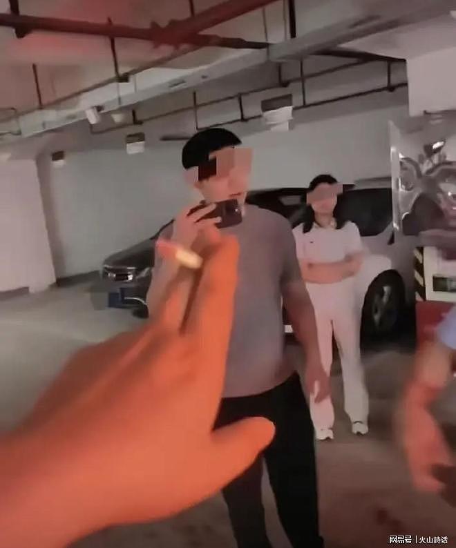 长沙占车位事件:公职人员男友隐身引质疑,六轮调解难平众怒 - 1