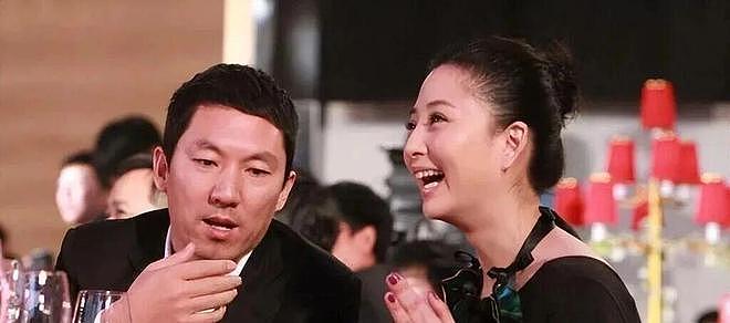 46岁殷桃现状:定居北京,丈夫入狱前已离婚,如今单身没孩子,活得很潇洒 - 3