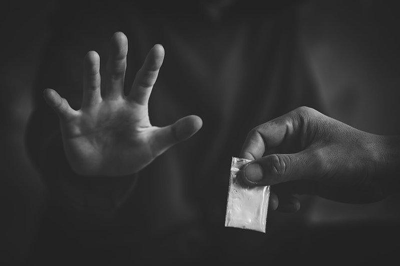 欧美连环迷奸案：中国博士生下药性侵数十受害者（组图） - 11