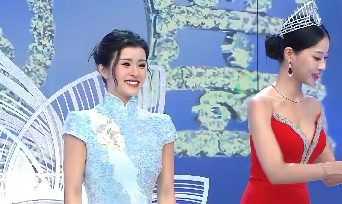 TVB港姐冠军晒桃红色泳装照,丰满身材引热议 - 4