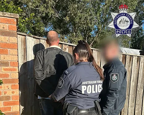 涉对儿童实施性犯罪，澳洲前幼托员工被控329项罪名！受害者多达136人（图） - 1