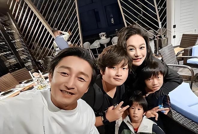 里子面子都没了!7年败光2亿的邹市明,被妻子撕下了仅剩的体面(组图) - 12